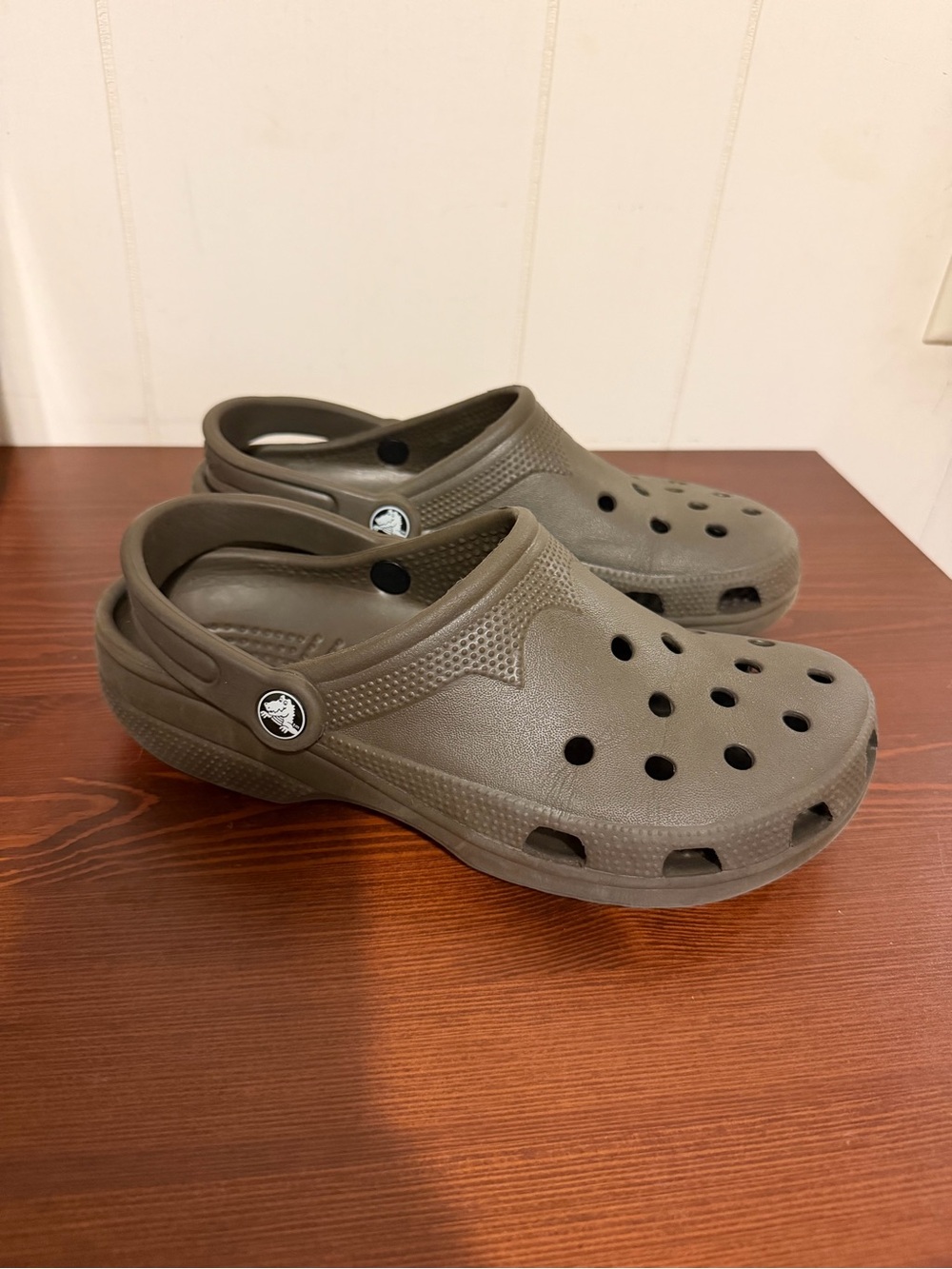 CROCS Classic Clog in Olive Green